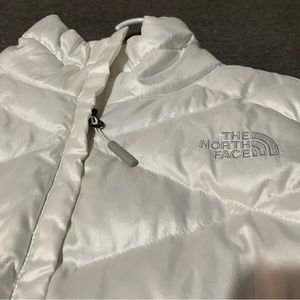 Women’s North Face 550 puffer